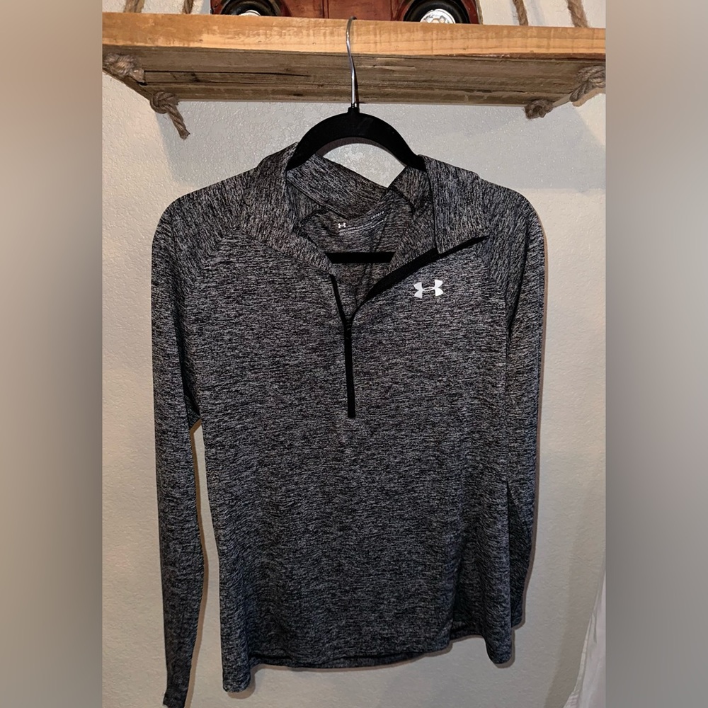 Women’s Under Armour Top